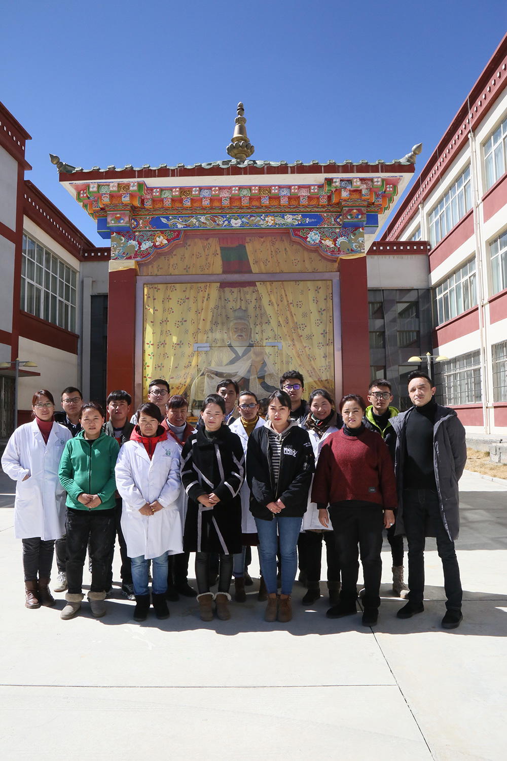 1548406816315635.jpg 財(cái)務(wù)部工作人員.jpg